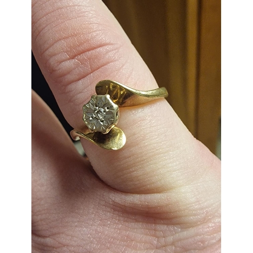 225 - 9ct Gold and Diamond Serpentine Dress Ring - L+0.5