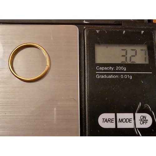 256 - 22ct Gold Wedding Band Ring, 3.27g