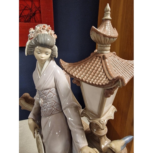 27 - Lladro Mariko Japanese Geisha Lamplight Figure - No 01001421