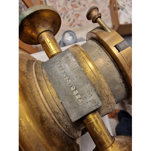 33 - Vintage London-Made late 19th Century Magic Lantern Projector, in brass + metal, dimensions L17