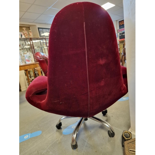 97 - Retro Designer Swan Lounge Chair - likely an Arne Jacobsen piece