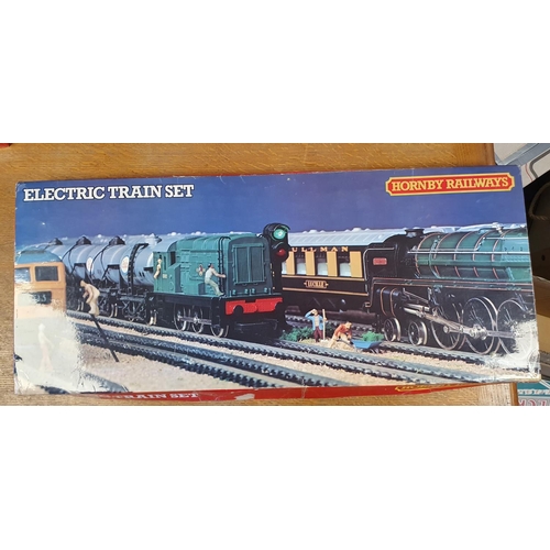 109 - Large 1980's Boxed Hornby LNER Train Railway Set inc Engine and Carriages etc - complete with except... 