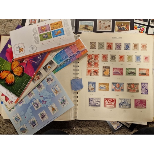 87 - Pair of Unmarked and Postmarked International Stamp Sets, ic some GB, Antique Canada, Hong Kong, Fra... 