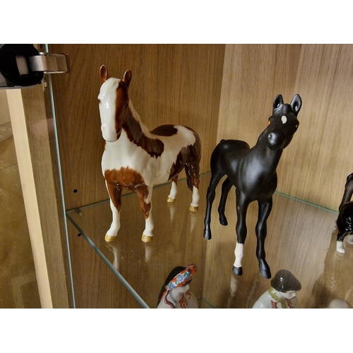 137b - Beswick Skewbald Pinto Horse Figure + Royal Doulton Foal