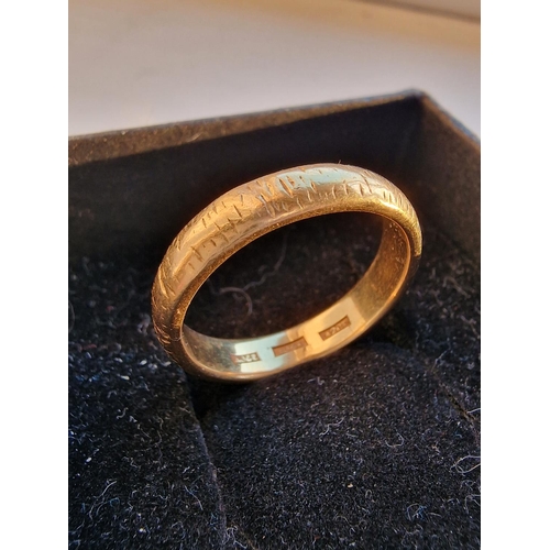 110 - Beautiful 22ct Gold Wedding Band Ring, 7.85g and a size R