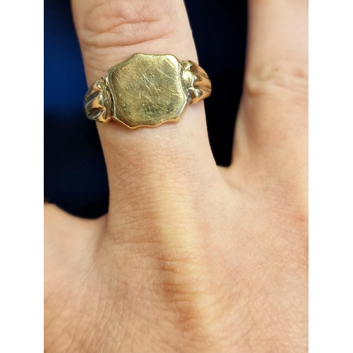 159 - 9ct Gold Signet Ring - size T+0/5 and 5.6g