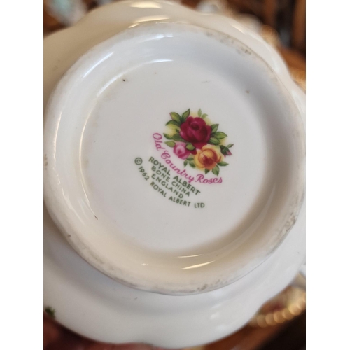 59 - 70pc Royal Albert 1962 Old Country Roses Tea and Dinner Service - VGC