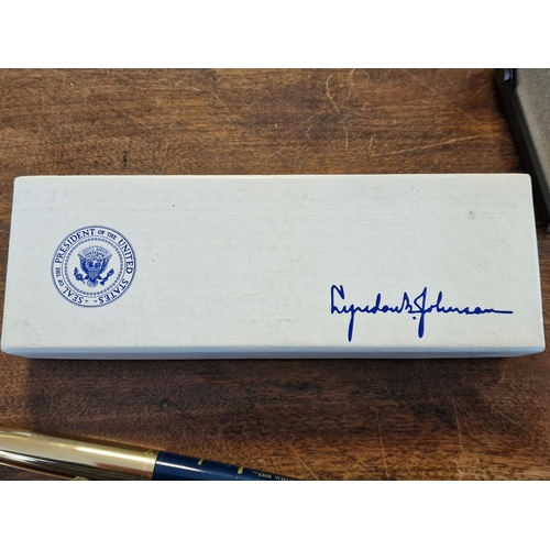 54b - Trio of USA American Presidential Pens inc a Parker US Secret Service Arrow Pen, a Signed Ronald Rea... 