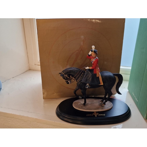 84a - Country Artists Boxed Queen Elizabeth II Trooping The Colour Figure