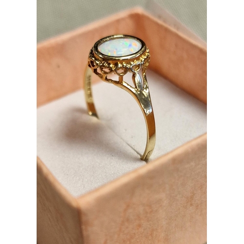 214 - 9ct Gold & Opal Dress Ring - size P+0.5