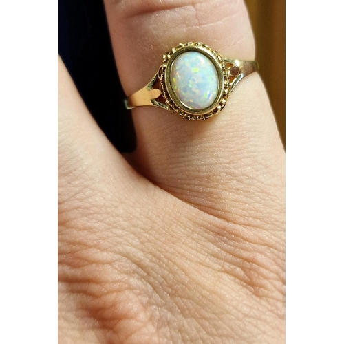 214 - 9ct Gold & Opal Dress Ring - size P+0.5