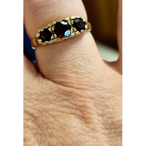 271 - 9ct Gold and Garnet Dress Ring, size O, 2.3g