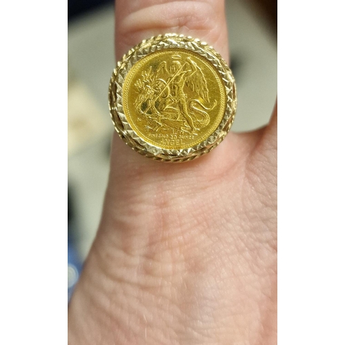 149 - 9ct Gold Sovereign Ring w/ a 22ct Gold 5-Ounce Isle of Man Pobjoy Mint Coin - size K, 4.4g