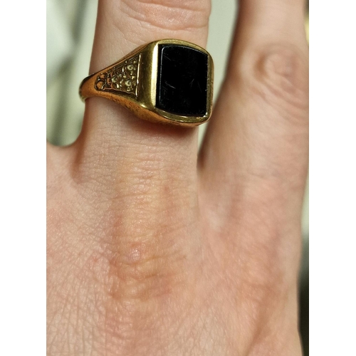 184 - 9ct Gold & Black Onyx Gents Signet Ring - size U, 5.8g