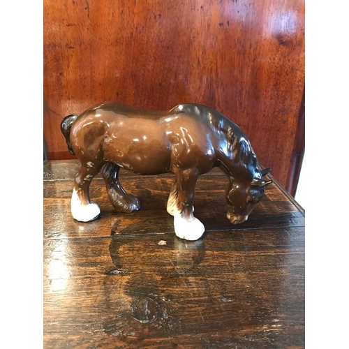 69j - Vintage Beswick Grazing Shirehorse