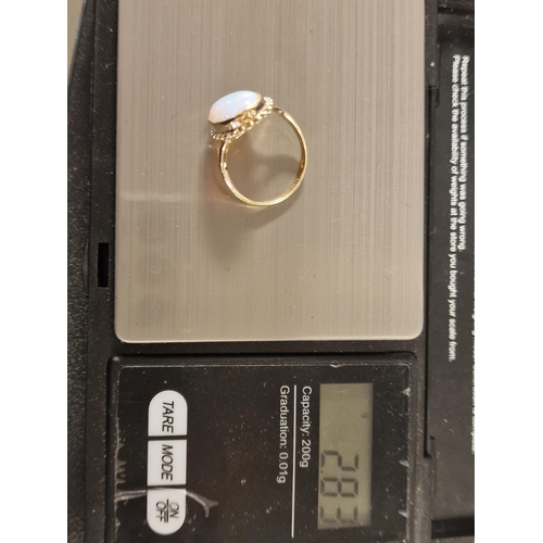 255 - 9ct Gold Large Opal Stoned Dress Ring, size O, 2.85g