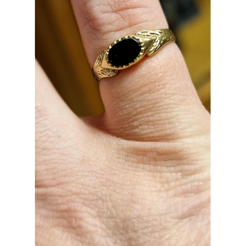 280 - 9ct Gold and Black Onyx Signet Ring, size J