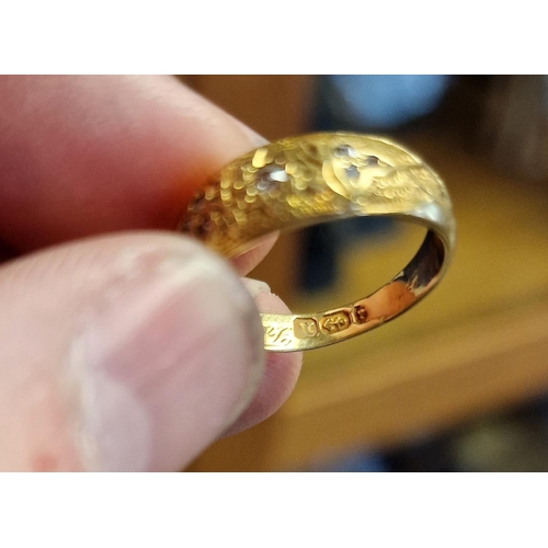 143d - Antique 18ct Gold & Diamond Mourning Ring w/inscription to the inner band, size K, 3.6g