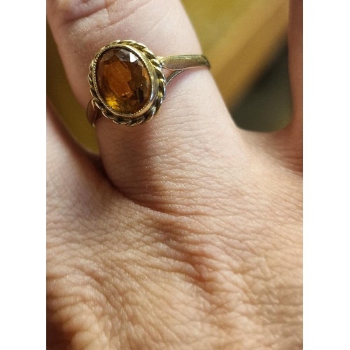 145 - 9ct Gold and Citrine Dress Ring, size O+0.5