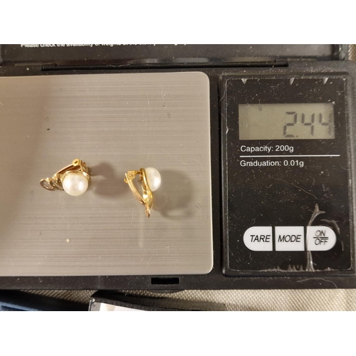 166 - Pair of 9ct Gold & Pearl Earrings - 2.45g