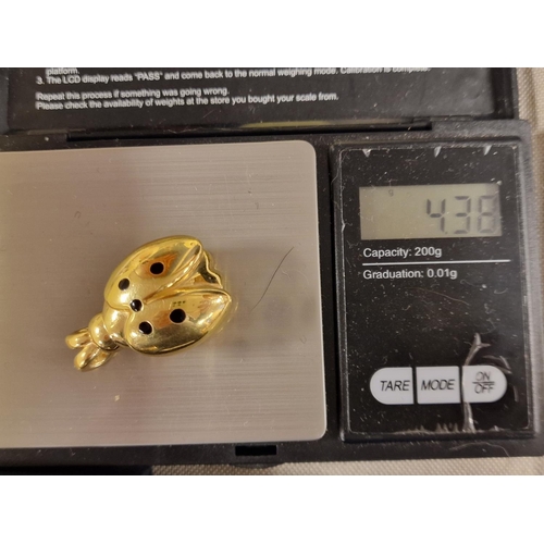 176 - Decorative 18ct Gold Ladybug Jewellery - 4.4g