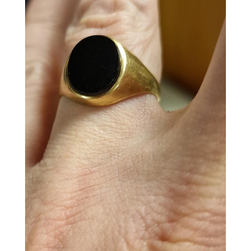 179e - 9ct Gold and Onyx Signet Ring, 2.9g and size R