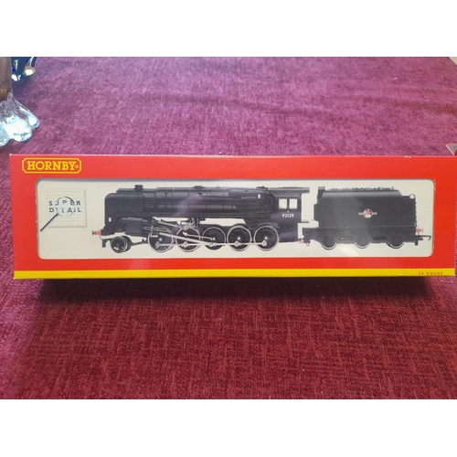 317 - Hornby R2105B OO BR 2-10-0 Class 9F Locomotive 92139 - Railway Train Model Loco Toy Interest