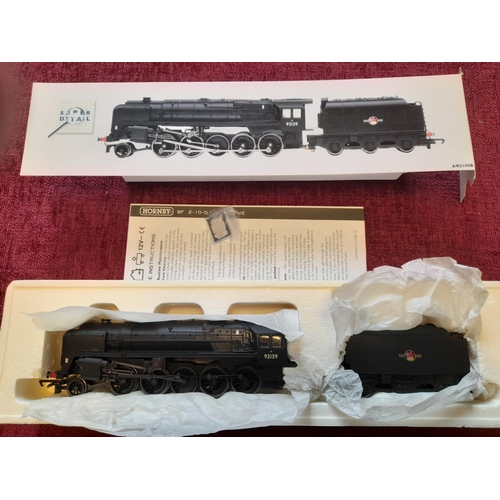 317 - Hornby R2105B OO BR 2-10-0 Class 9F Locomotive 92139 - Railway Train Model Loco Toy Interest