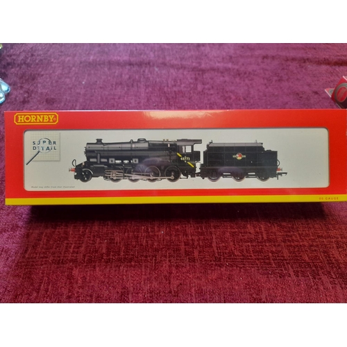 318 - Hornby R2393 OO BR 2-8-0 Class 8F Locomotive 48773 - Railway Train Model Loco Toy Interest