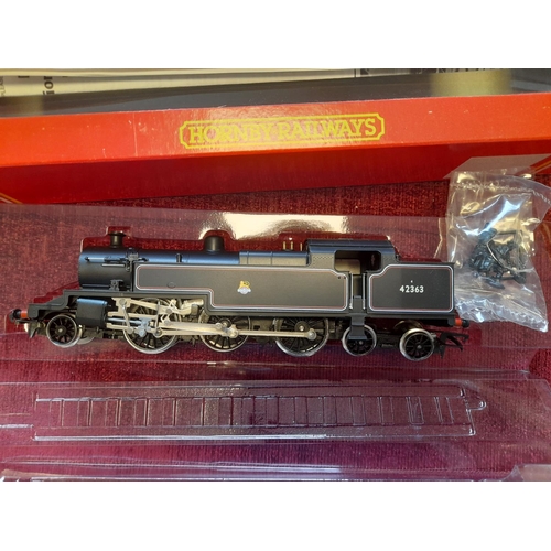 323 - Hornby OO Model Locomotives including R324 Lady Godiva in BR Black Livery, R322 OO BR 2-8-0 Class ... 