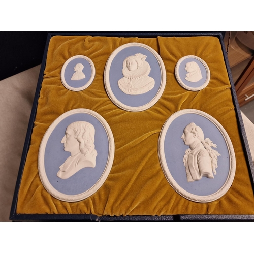 10 - Rare 1973 Wedgwood Limited Editon Three-Drawer Jasperware Portrait Medallions Set (14 pieces) - made... 