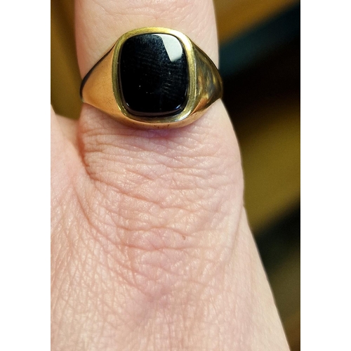 167 - Gents 9ct Gold and Onyx Signet Ring, size T+0.5 & 3.5g