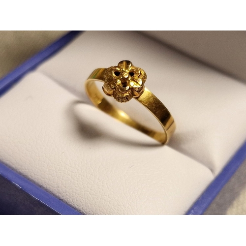 182 - 18ct Gold Flower Cluster Dress Ring - size K