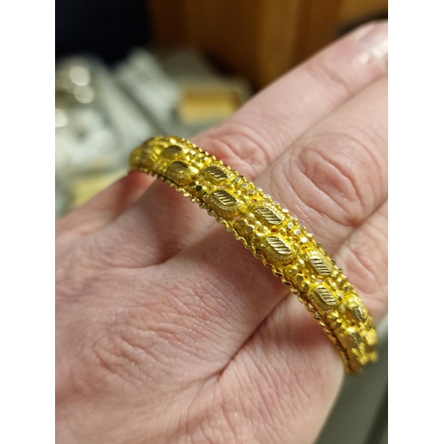 184 - 18ct Gold Indian Kangan Origin Bangle - 16.3g