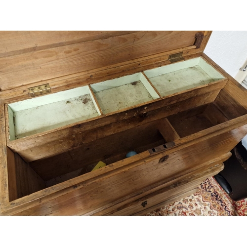 99q - Large Pine Blanket Box