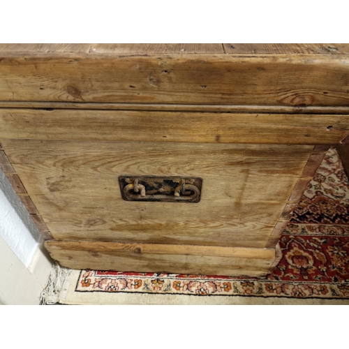 99r - Large Pine Blanket Box