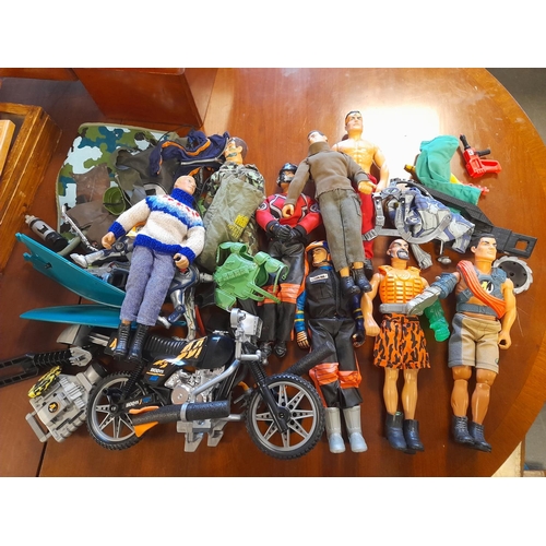 287c - Two Lots of Action Man Figures (23 in total) + lots of accessories & vehicles