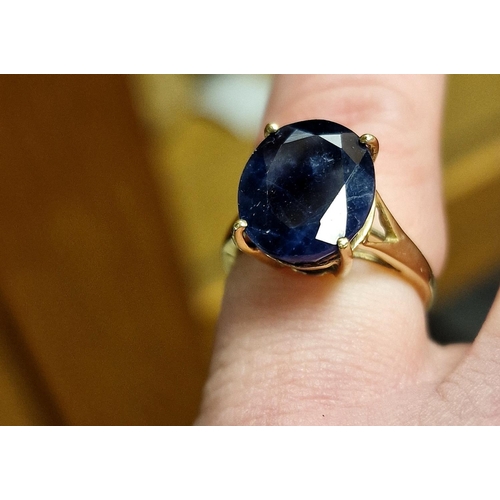 26 - 9ct Gold & Natural Blue Indian Sapphire Dress Ring (6.85ct), 2.9g & size K