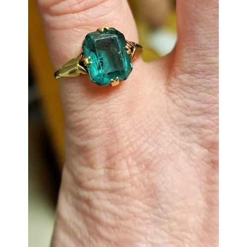 28 - Vintage 9ct Gold & Emerald Dress Ring, size M & 2g