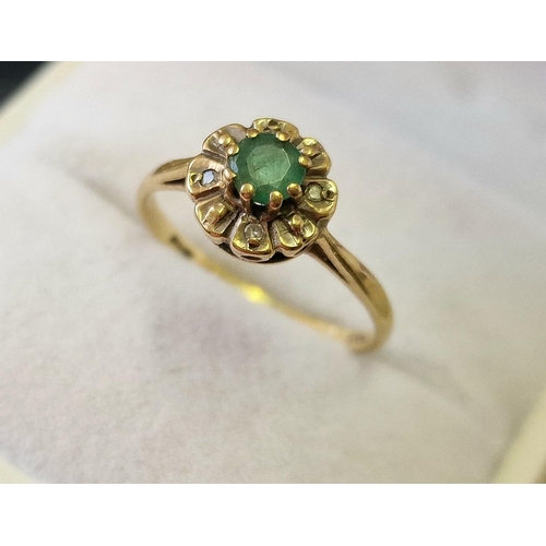 28a - Vintage 9ct Gold & Emerald Cluster Ring, size L