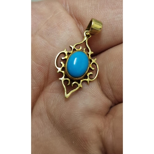 87c - 9ct Gold & Turquoise Vintage Pendant