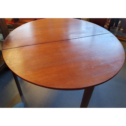 133 - Extending circular table in teak designed for G-Plan  diameter 120 x H75cm  /  extender leaf: W62cm