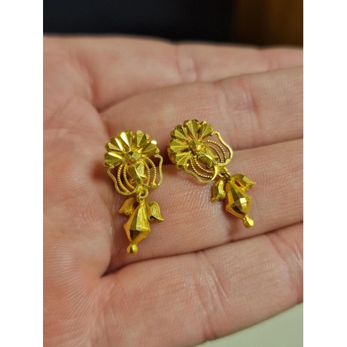 227 - 22ct Gold Earrings Weight 2.05g