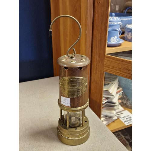 25c - Aberaman Miners Lamp - Copper & Brass, serial number 143718, 22cm high