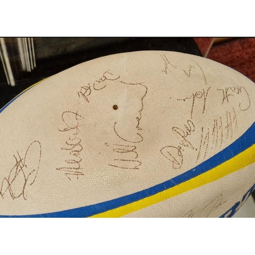 59a - Rugby Union 1997 England Fully Signed Ball + AH Daniels Australian Player Signed Card - Sportin Memo... 