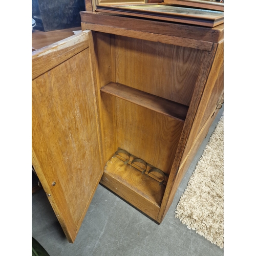 279d - Retro Kitchen Sideboard - curved edge very cool!