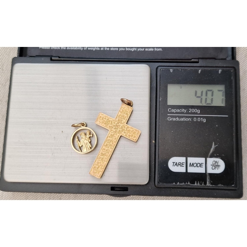 103 - 9ct Gold Crucifix Cross & Religious Pendant - combined weight 4.05g