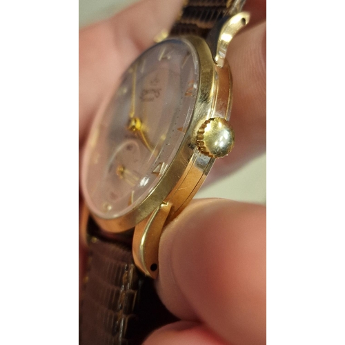 122e - 9ct Gold Smiths De Luxe Wrist Watch - 29.65g - gifted to the owner for service to The Rover Group - ... 