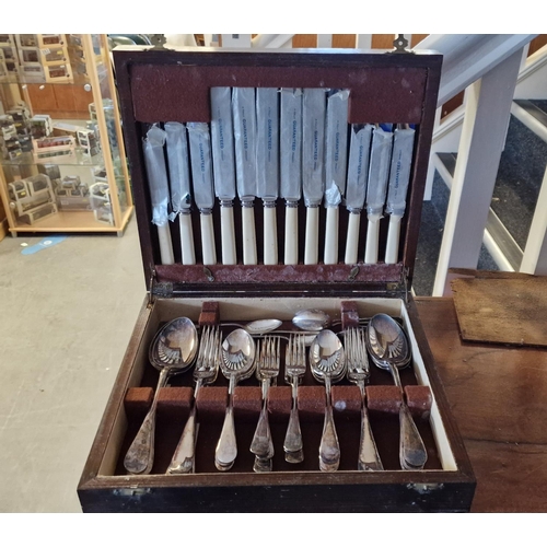 22c - Vintage Canteen of Cutlery