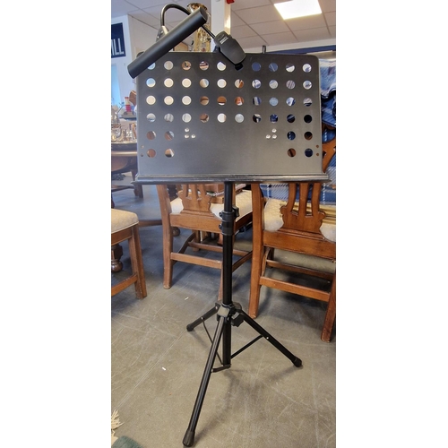 31j - Tiger Music Stand